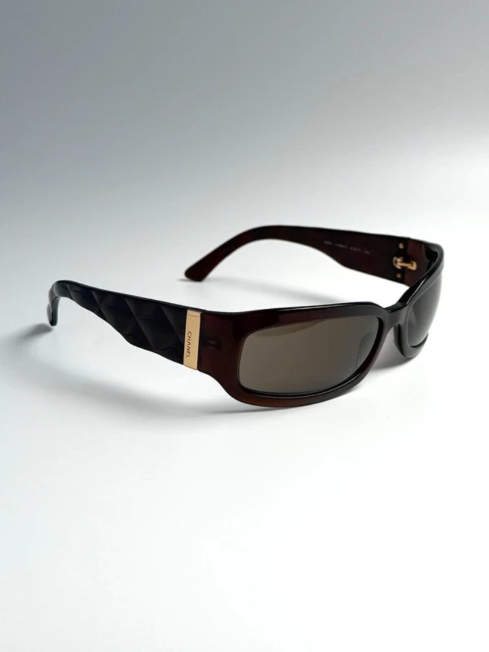 Authentic Chanel Sunglasses Wraparound Brown Quilted Gold Logo Monogram 5052 Vin - Picture 7 of 9